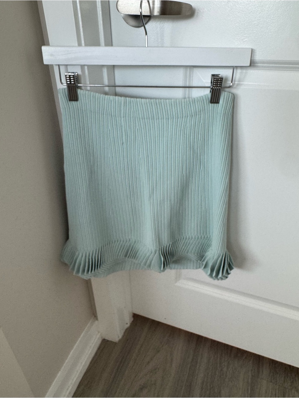 Alexis Ashe Skirt in Chic mint size small - Picture 4 of 7